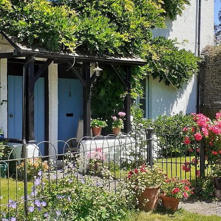 Castell Madoc Cottages Lower Chapel Exteriér fotografie