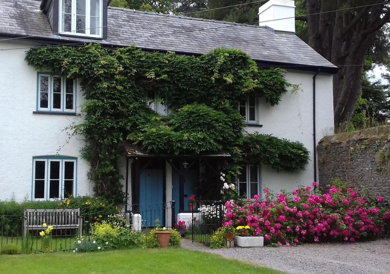 Castell Madoc Cottages Lower Chapel Exteriér fotografie